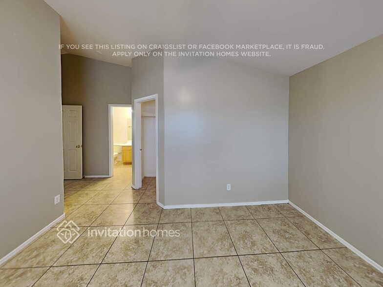 Building Photo - 3433 W La Salle St