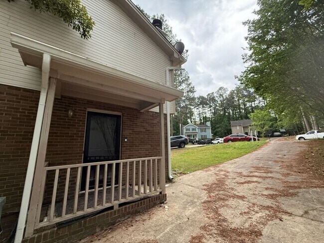 Building Photo - 209 Bramble Ct