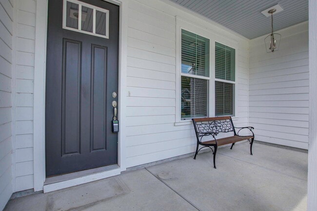 Building Photo - 216 Quimby Hill Dr