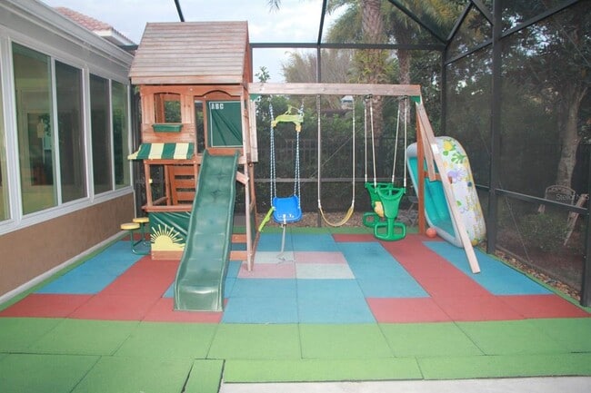 Building Photo - 6935 Brescia Way