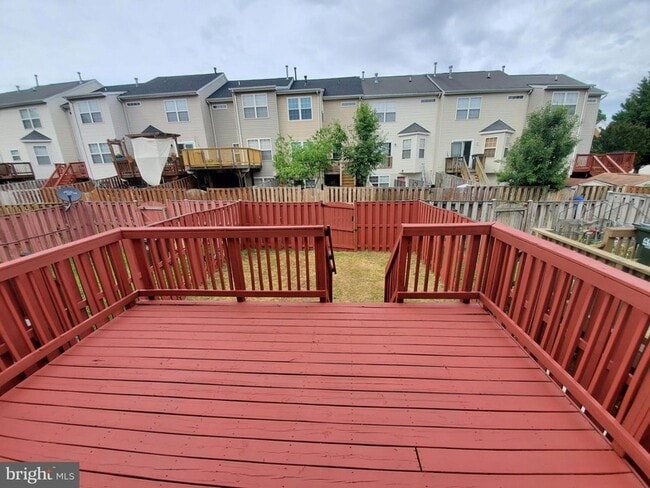 Building Photo - 3344 Vineland Pl