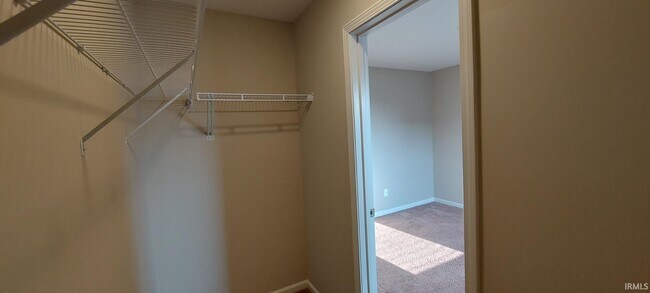 Building Photo - 13575 Crescent Ridge Dr