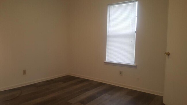 Building Photo - 2037 A Hertiage Ln, Milan TN 38358