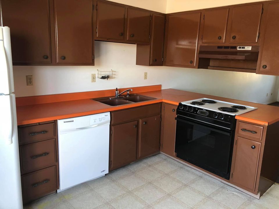 Building Photo - 44 Royal Crest Dr