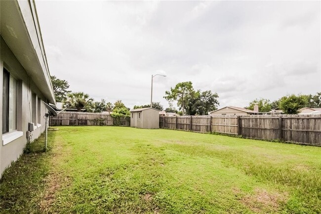 Building Photo - 713 E Flag Way