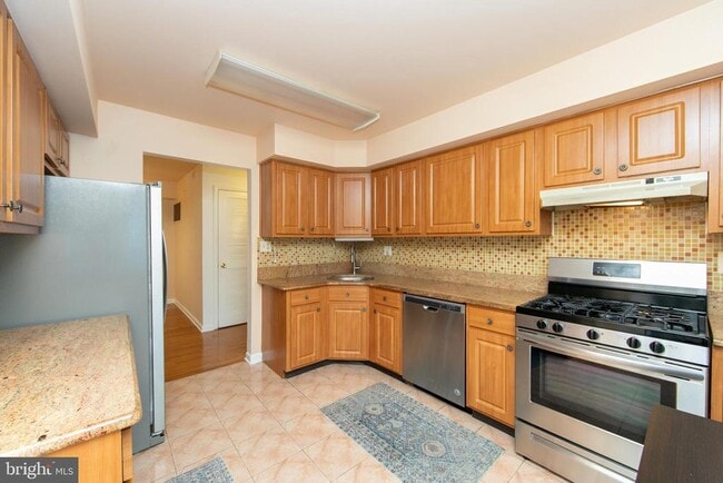 Building Photo - 115 Cascade Ct