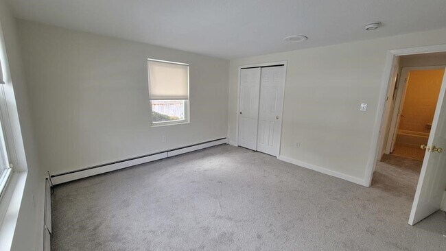 Building Photo - 6 Whitman Rd