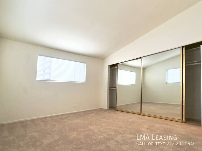 Building Photo - Charming 1-Bedroom Apartment in Prime Beve...