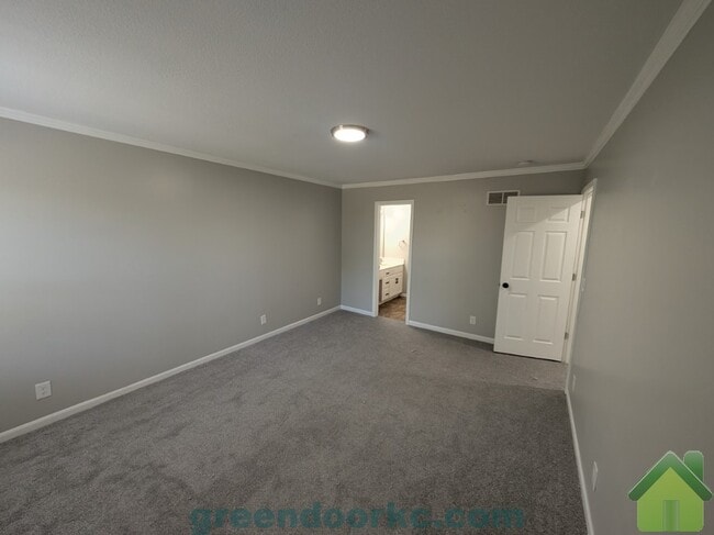 Building Photo - 14856 Robinson St