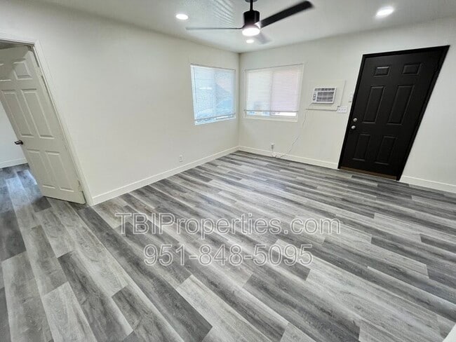 Building Photo - 515 Ramona Ave N