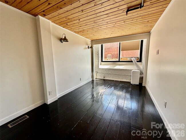 Building Photo - 201 S Hoskins Rd