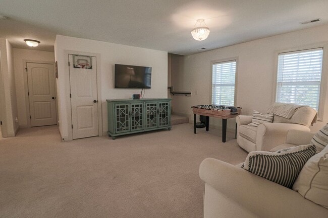 Building Photo - Spacious 4 Bedroom, Pet Friendly with Fenced In Backyard, Mimosa Bay Community Amenities