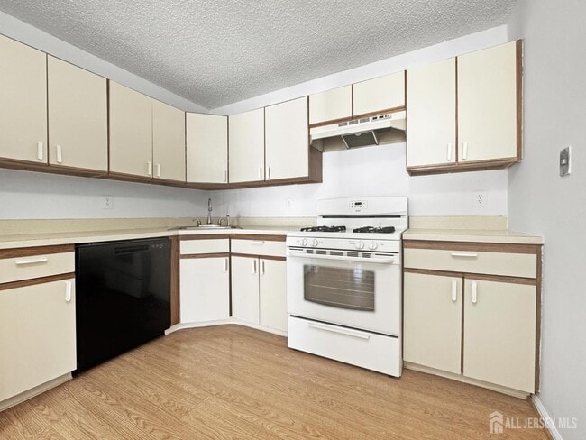 Building Photo - 481 Danbury Ln