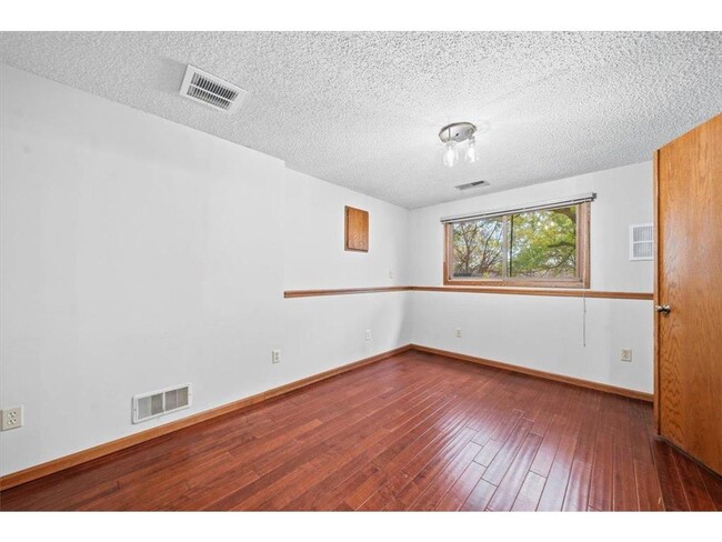 Building Photo - 9523 Hartford Cir