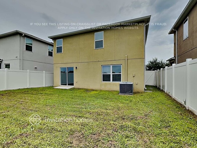 Building Photo - 10420 Laguna Plains Dr