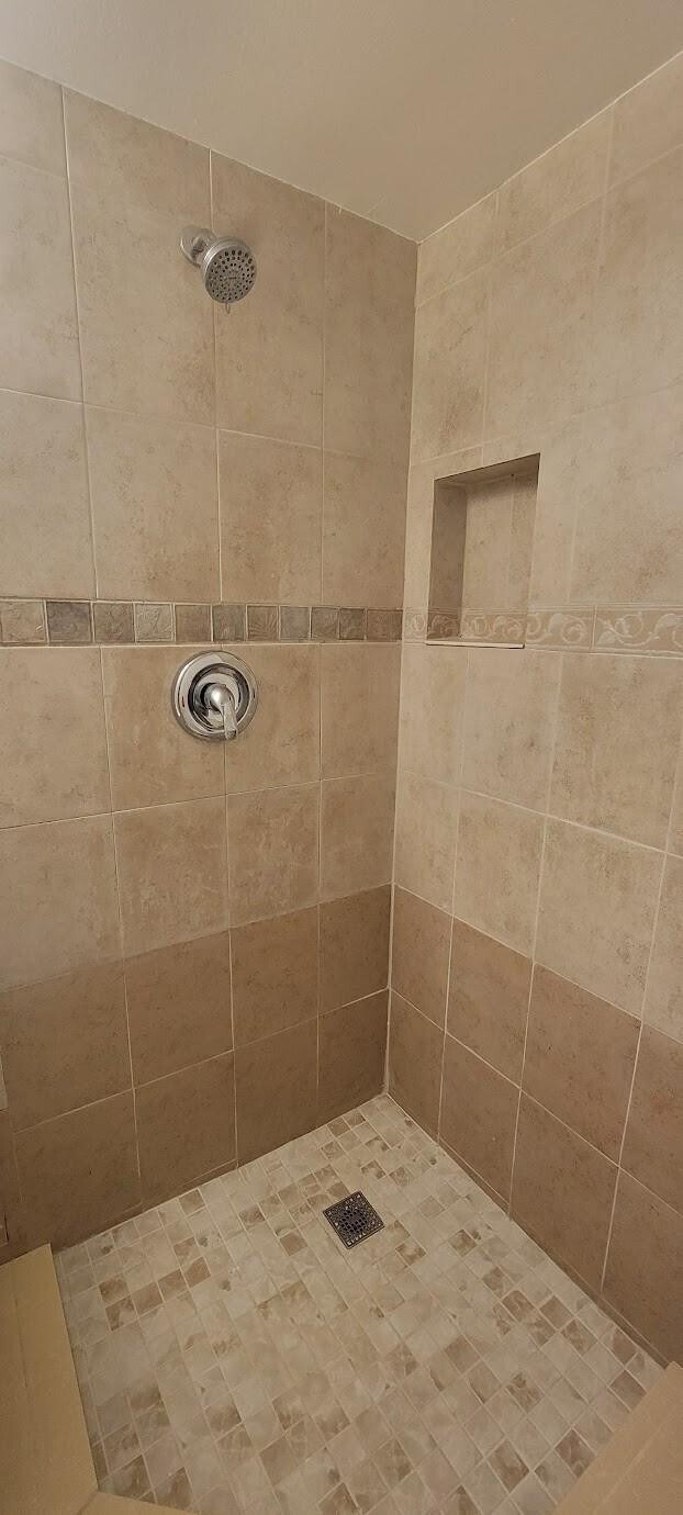 Building Photo - 600 SW 2nd Ave