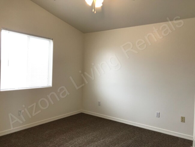 Building Photo - PERFECT CUL-DE-SAC HOME
