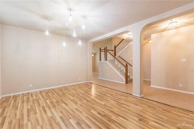 Building Photo - 900 N 51st St