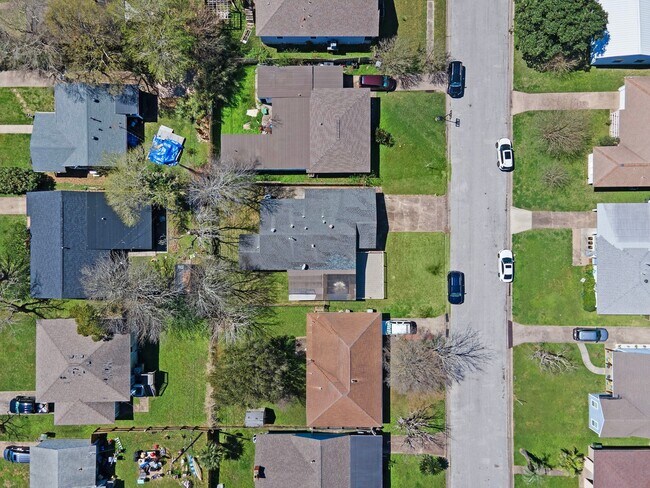 Building Photo - 105 Pompano Ave