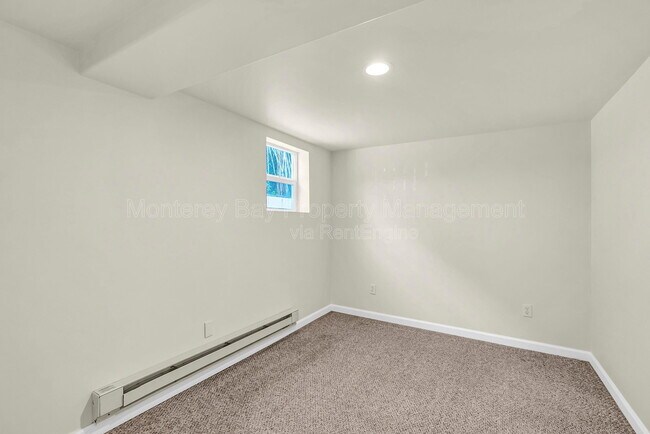 Building Photo - 671 Mermaid Ave