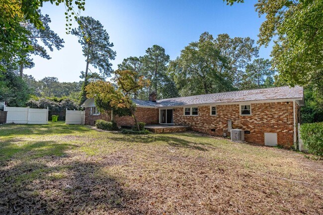 Building Photo - 3533 Greenleaf Rd