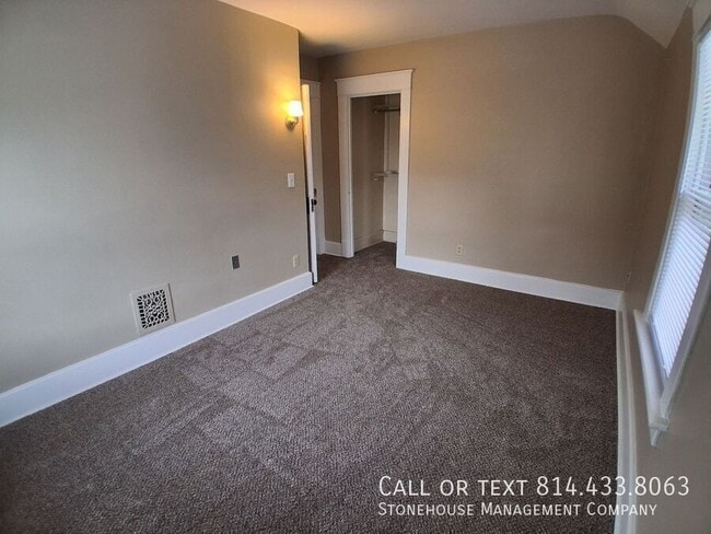 Building Photo - 1302 W 25th St