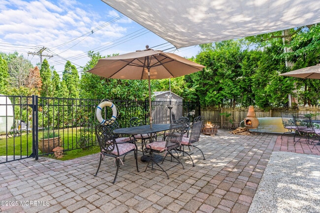 Building Photo - 400 Grassmere Avenue