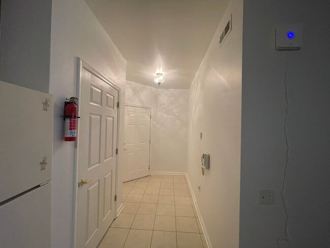 Building Photo - Condo unit 2BR 2 Baths 55+ and older