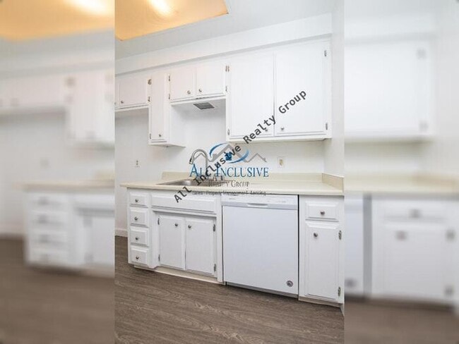 Building Photo - Gorgeous Duplex in Rancho Cordova!