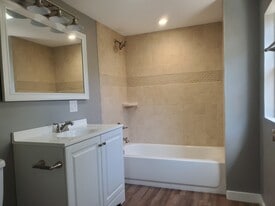 Building Photo - 2824 W Beauregard Ave