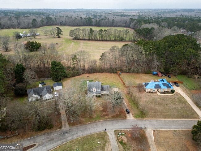 Building Photo - 105 N Oakland Cir