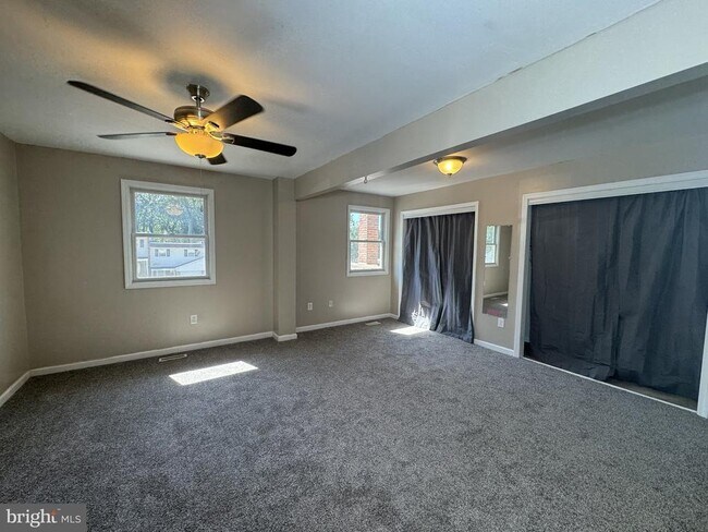 Building Photo - 832 Woodchuck Ln