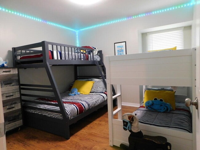 Building Photo - 939 Ridgewood Way