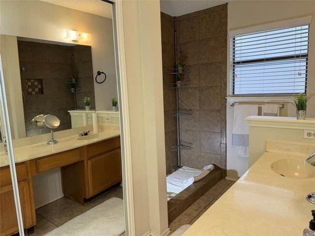 Building Photo - 4519 Keota Dr