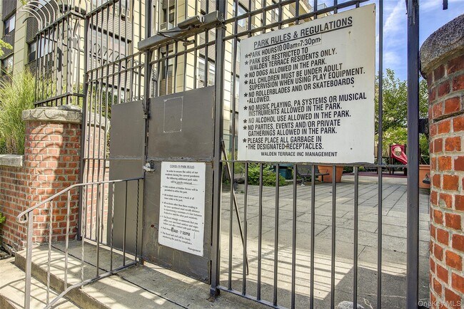 Building Photo - 98-10-9864 64th Ave