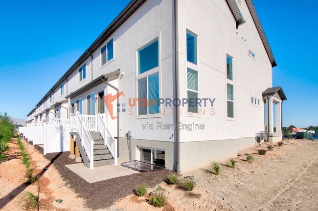 Building Photo - 1731 Jadeite Ln