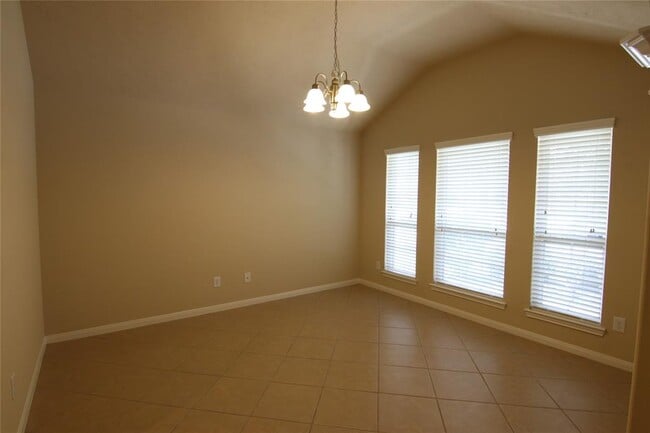 Building Photo - 3431 Lilac Ranch Dr