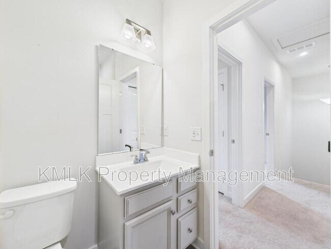 Building Photo - 844 Buckeye Dr