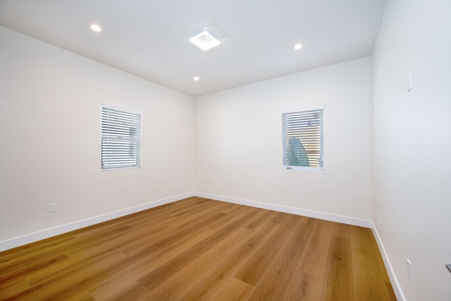 Bedroom - 1448 S Holt Ave