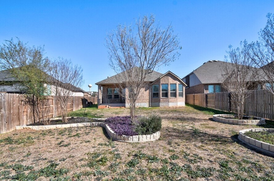 Building Photo - 112 Tulip Garden Trl