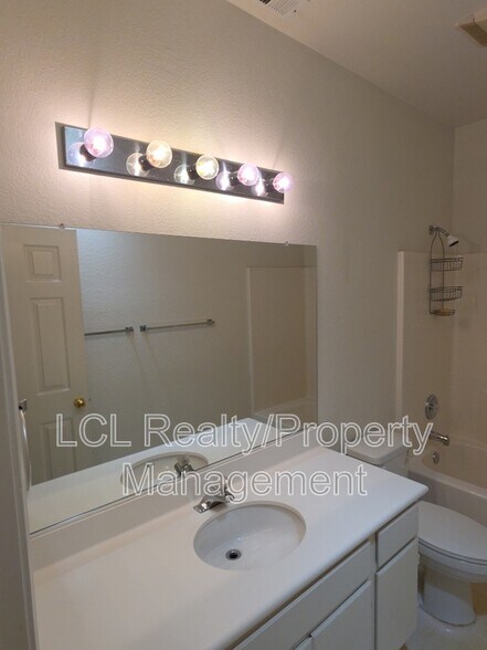 Building Photo - 28943 Baywater Dr