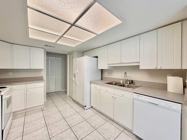 Building Photo - 2826 Rampart Cir