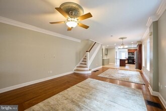 Building Photo - 423 N Orange St