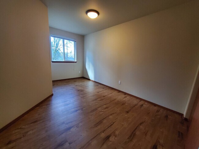 Building Photo - 421 N 3rd Ave SW