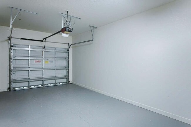 Building Photo - 433 Amador Ln