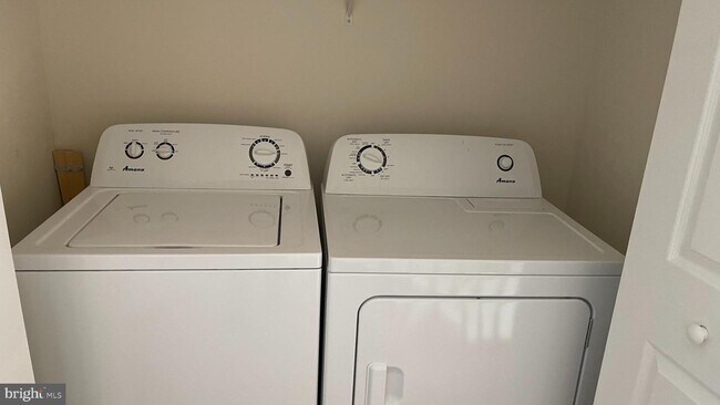 Building Photo - 503 Edmonton Terrace NE