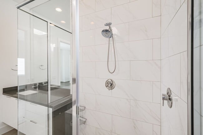 Building Photo - Welcome to this absolutely STUNNING Townhome!!