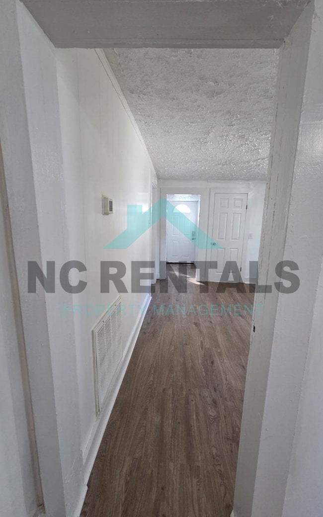 Building Photo - 715 3rd Ave