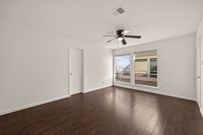 Building Photo - 1007 Apache Falls Dr