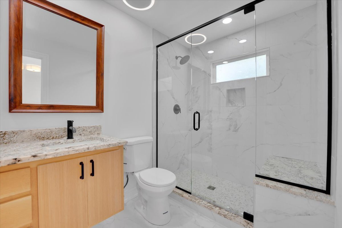 Master bath - 101 Devonshire Rd